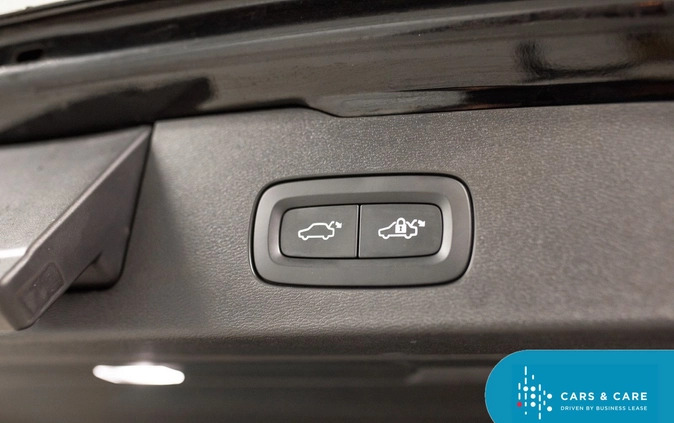 Volvo V60 cena 122900 przebieg: 101736, rok produkcji 2020 z Skalbmierz małe 254